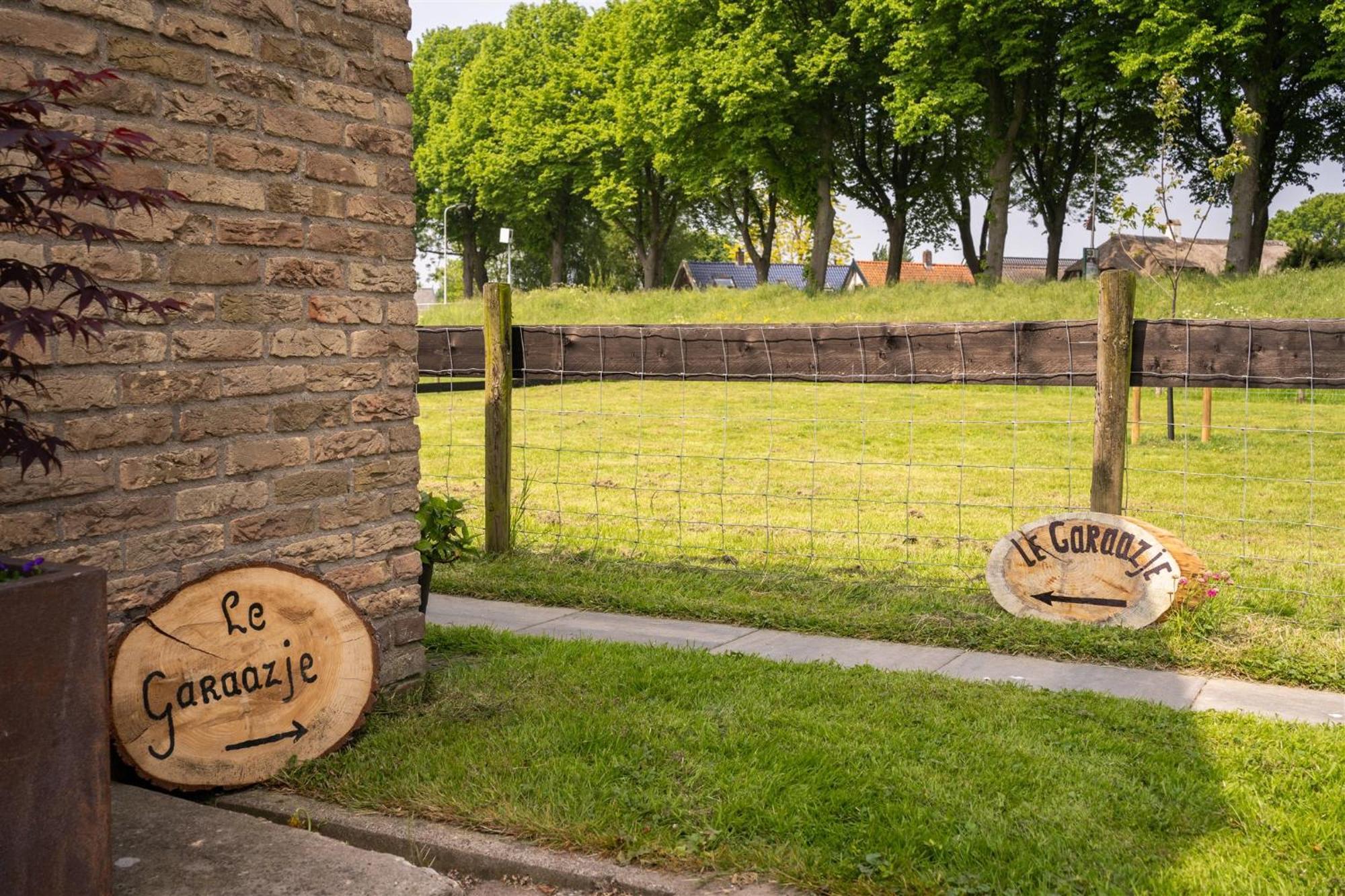 Vakantiewoning Le Garaazje 'S-Gravendeel Exteriör bild