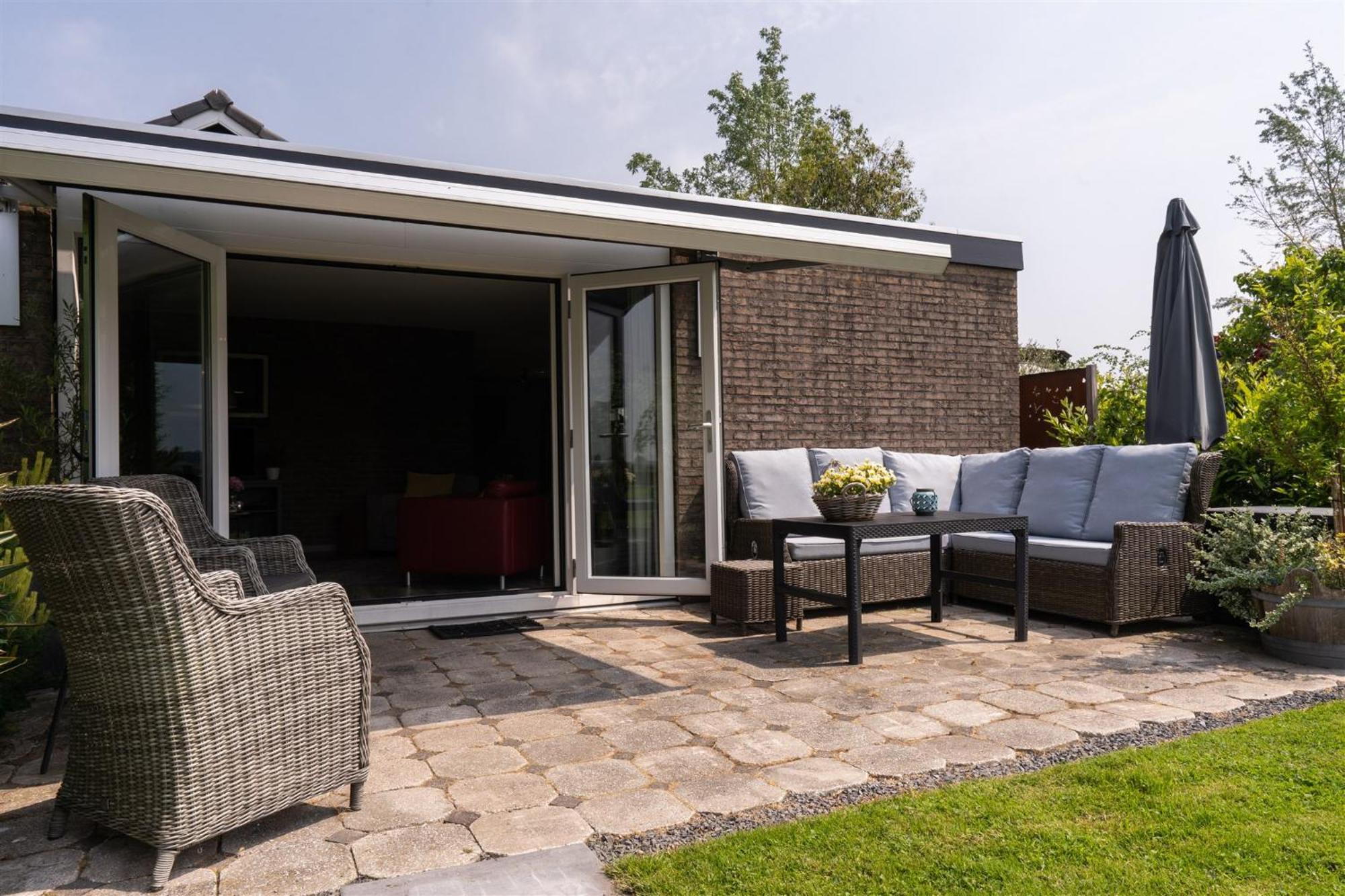 Vakantiewoning Le Garaazje 'S-Gravendeel Exteriör bild