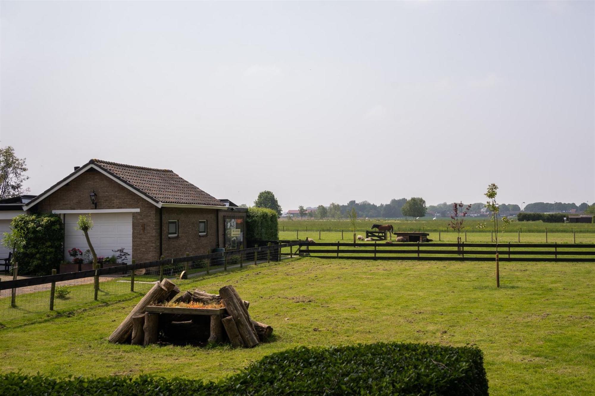 Vakantiewoning Le Garaazje 'S-Gravendeel Exteriör bild
