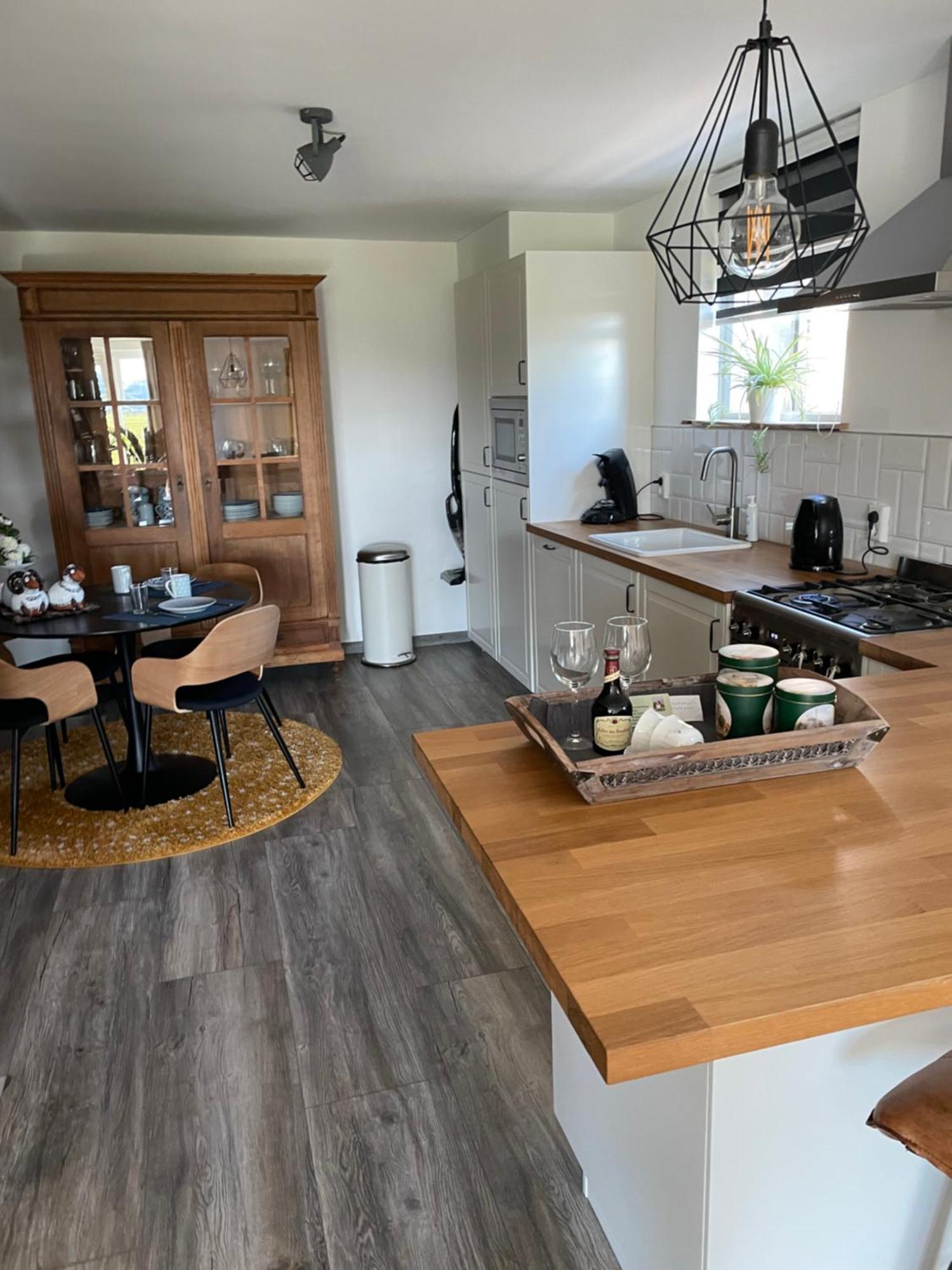 Vakantiewoning Le Garaazje 'S-Gravendeel Exteriör bild