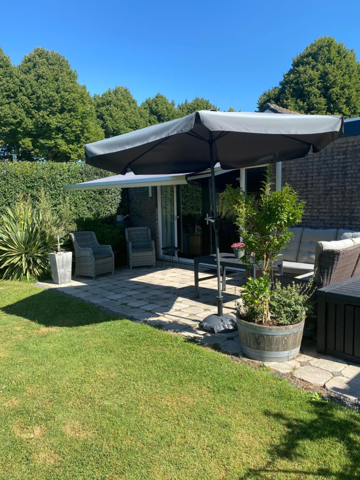 Vakantiewoning Le Garaazje 'S-Gravendeel Exteriör bild