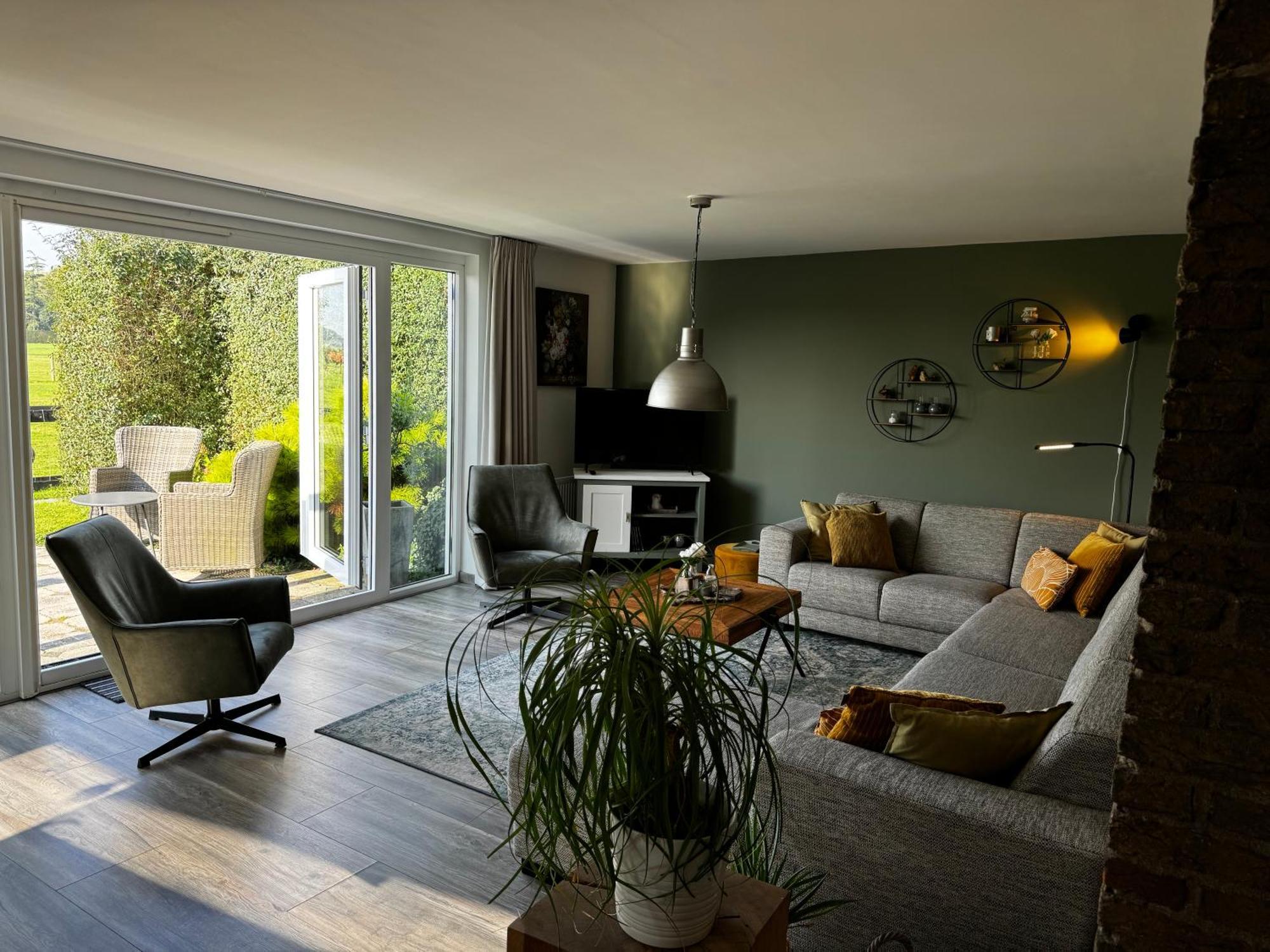 Vakantiewoning Le Garaazje 'S-Gravendeel Exteriör bild