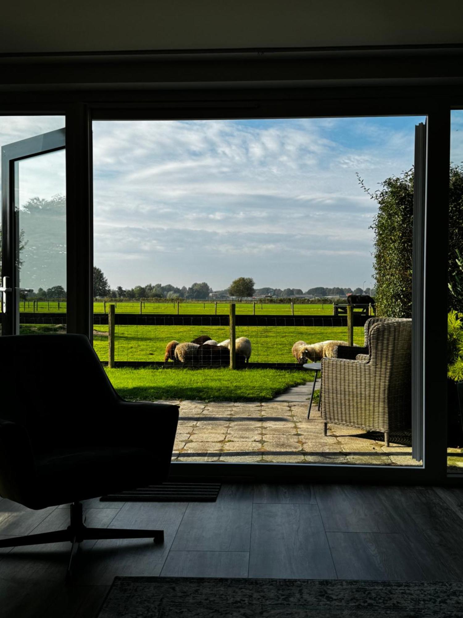 Vakantiewoning Le Garaazje 'S-Gravendeel Exteriör bild
